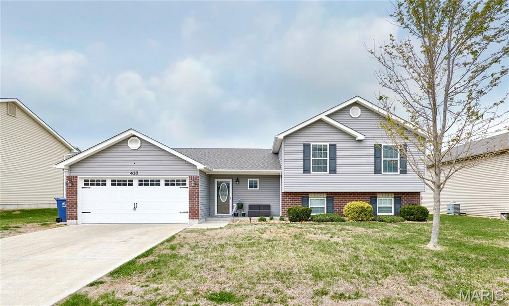 VLGS AT PRAIRIE BLUFFS - Residential