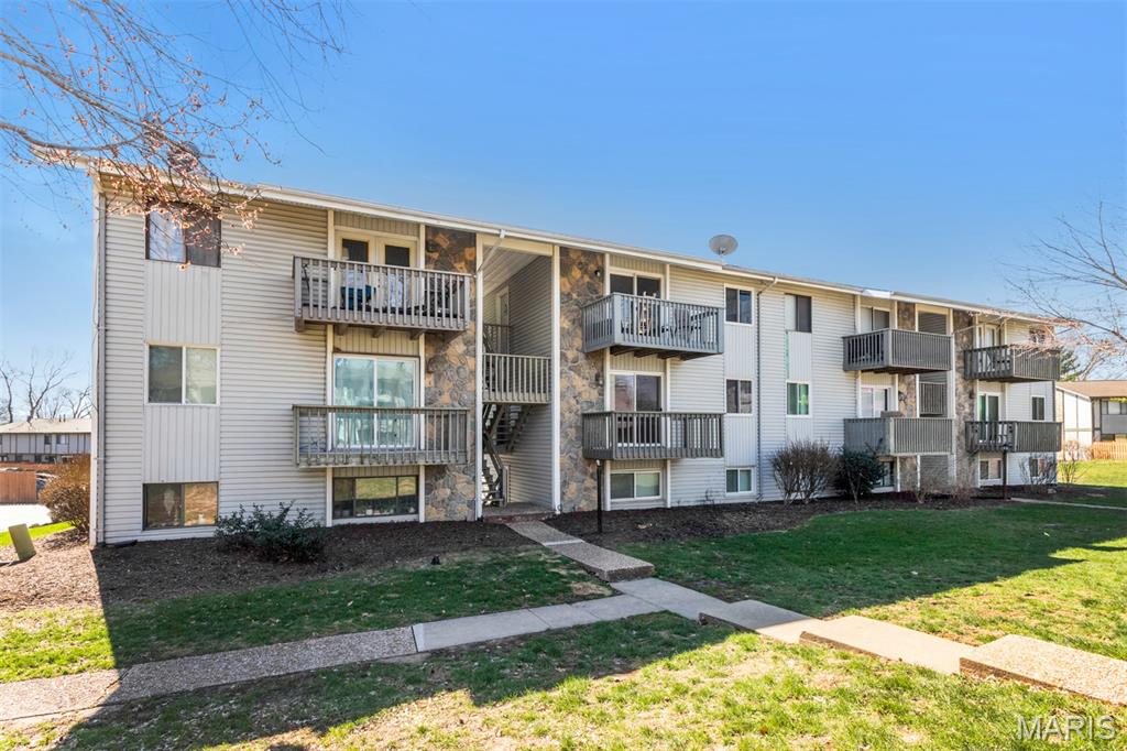 Wonderful Lake St. Louis Condo! Enter into the spacious living room boasting tons of natural light from the sliding glass doors that lead to your own balcony. The living room opens to the dining area that then brings you to the kitchen. Kitchen is complete with plenty of cabinet & counter space and has an in unit all-in-one washer/dryer. The bedroom is large with a walk-in closet. Bathroom features a tub/shower combo and vanity with extra storage space. This condo is in a great location with the pool and clubhouse nearby and many other amenities including: 2 lakes, beach access, boating with power boats allowed, golf course, playground, recreation facilities, tennis courts and laundry facility. Not only having great amenities included with this condo it is also conveniently located close to desirable restaurants, shopping destinations and major highways. This desirable Lake St. Louis Community has it all so do not hesitate to come check out this wonderful condo today!