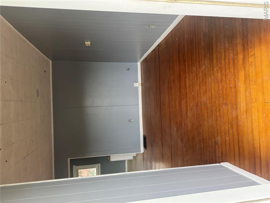Guelberth Partition - Commercial Sale