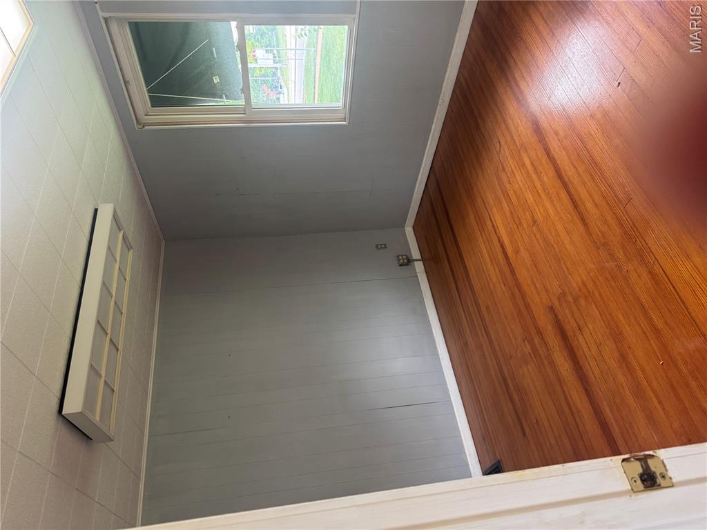 Guelberth Partition - Commercial Sale