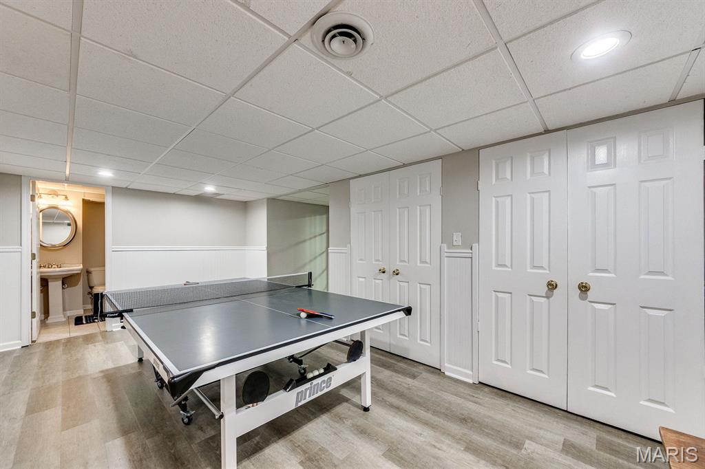Woodview Manor Lt 14 & Charles A - Residential