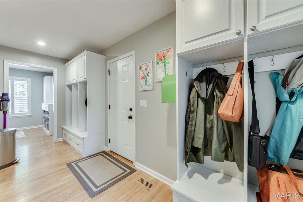 Woodview Manor Lt 14 & Charles A - Residential