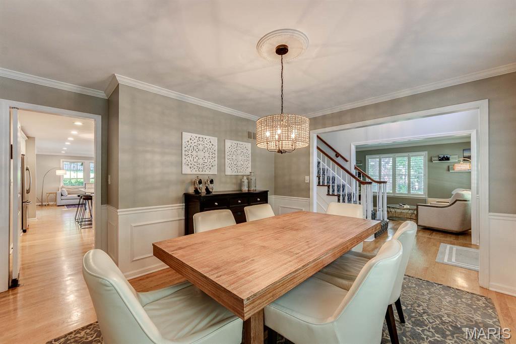 Woodview Manor Lt 14 & Charles A - Residential
