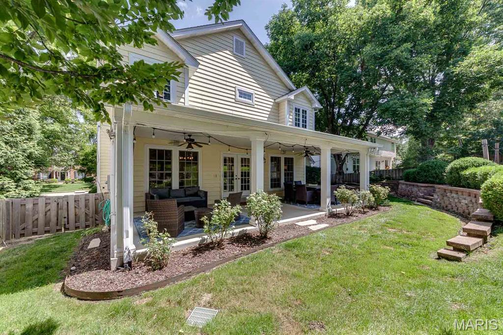 Woodview Manor Lt 14 & Charles A - Residential
