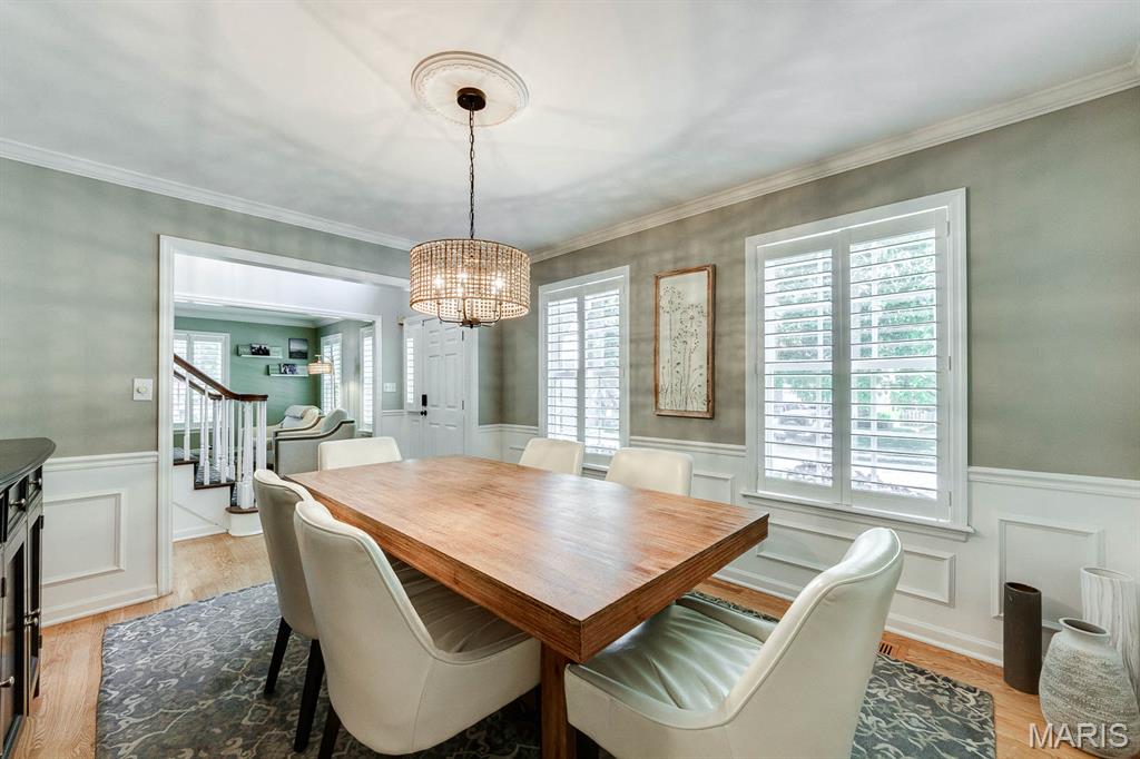 Woodview Manor Lt 14 & Charles A - Residential