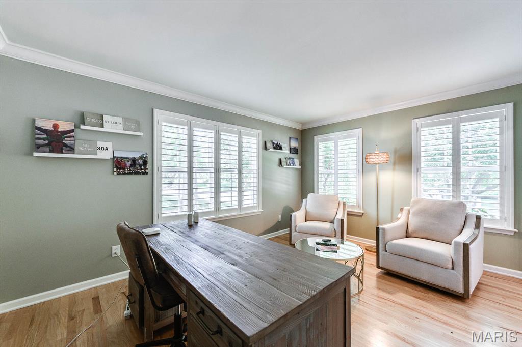 Woodview Manor Lt 14 & Charles A - Residential