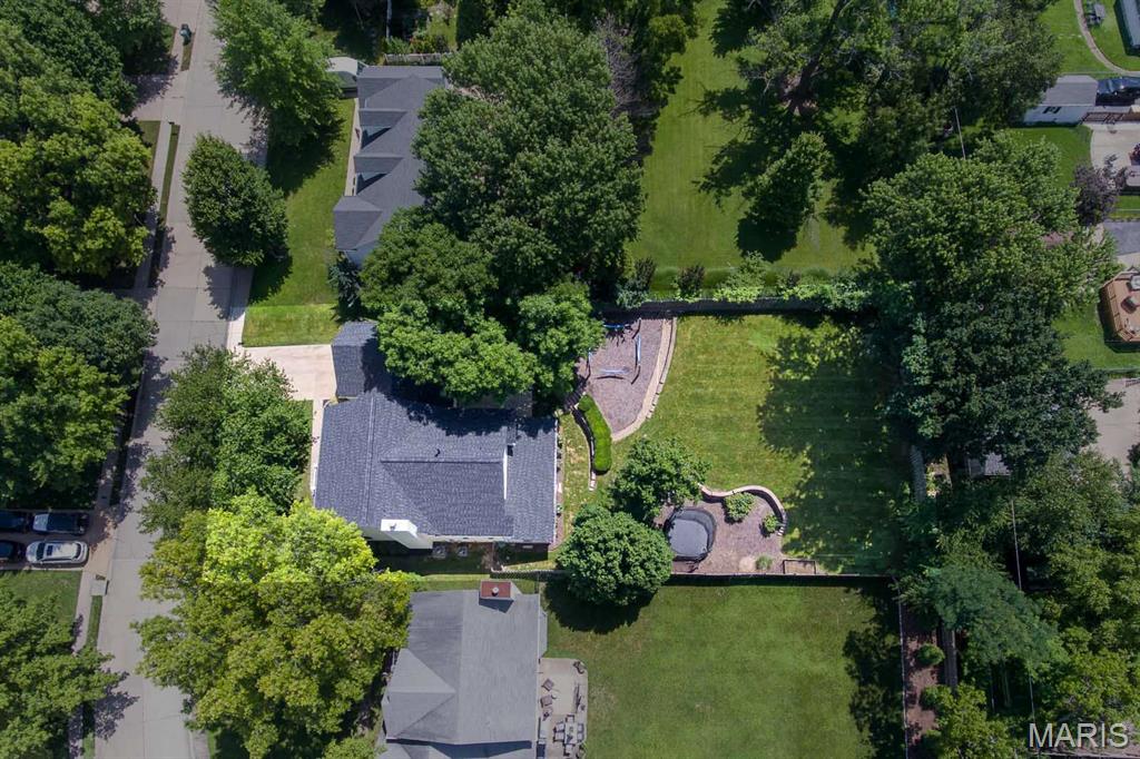 Woodview Manor Lt 14 & Charles A - Residential