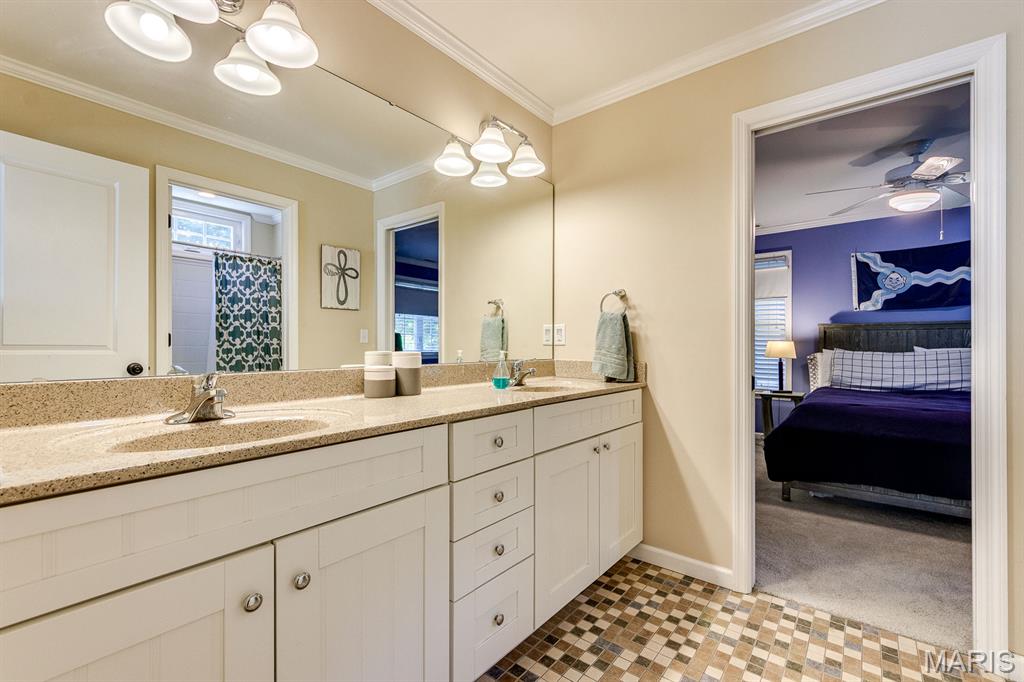 Woodview Manor Lt 14 & Charles A - Residential