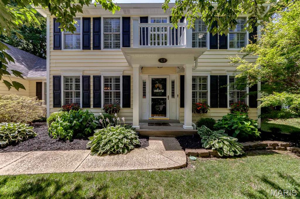 Woodview Manor Lt 14 & Charles A - Residential