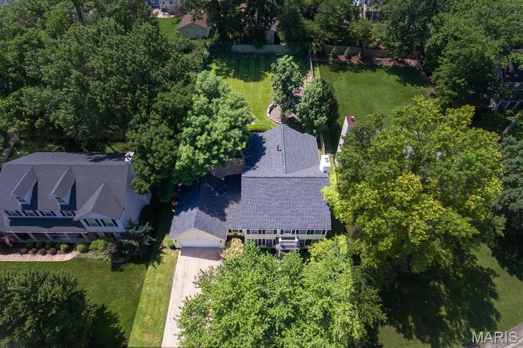 Woodview Manor Lt 14 & Charles A - Residential