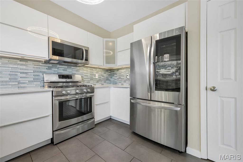 Hickory Manor Village B - Residential