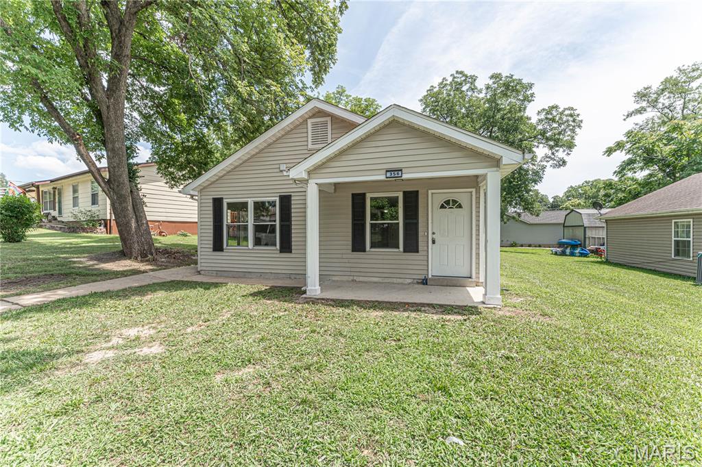 NOW ACTIVE | Wentzville, MO - OPEN HOUSE SAT 2-3pm Get ready to fall in love with this beautifully updated 4-bedroom, 1-bath home in the heart of Wentzville! This move-in ready home features: Brand-new kitchen cabinets, new laminate flooring throughout the main living areas, new carpet in all bedrooms, see update list for complete updates. With modern updates and a great location, this home won't stay on the market for long. Stay tuned for professional photos, pricing! Showings to start Friday June 10th. Schedule your showing today!