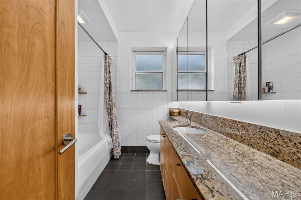 Byron Place Condo - Residential