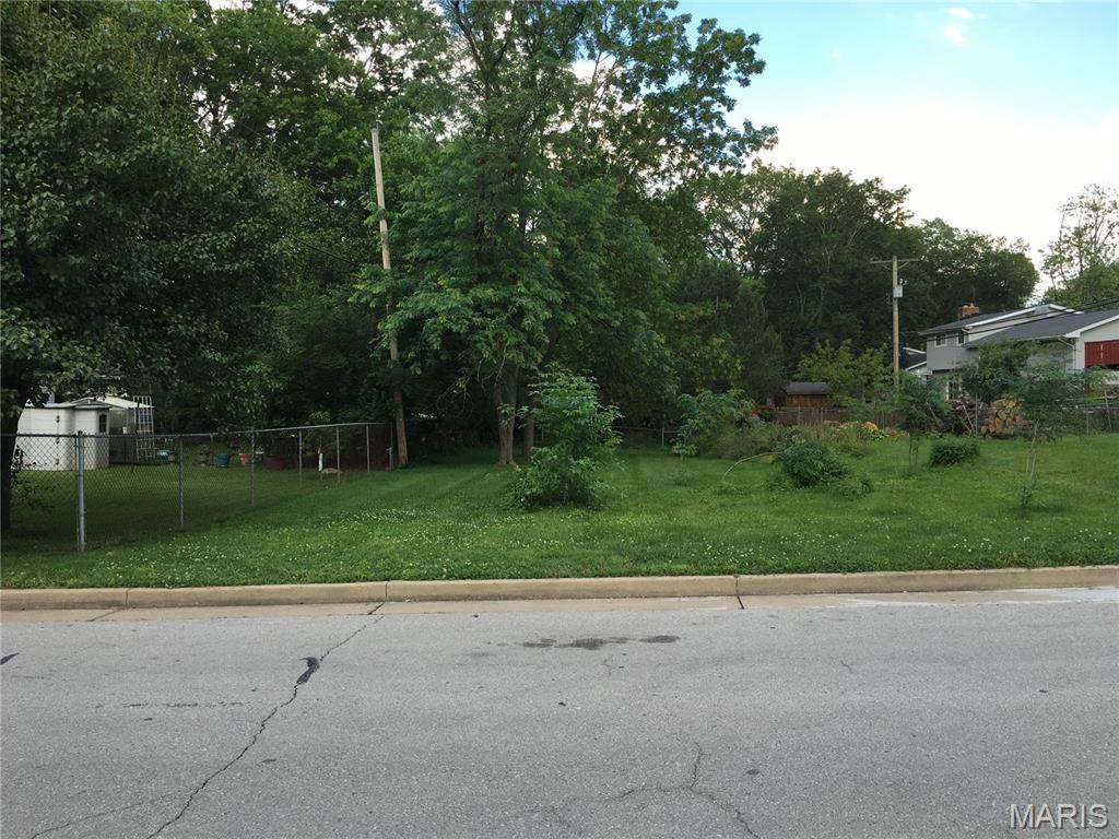 (TINY HOME LOT POTENTIAL) SEVERAL SEWER EASEMENTS ON PROPERTY, VERY NICE CHOICE LEVEL LOT IN THE CITY OF CRESTWOOD, AND LINDBERGH SCHOOL DISTRICT IN A UNBELIEVABLE LOCATION ACROSS THE STREET TO THE ENTRANCE OF SPELLMAN PARK. GREAT LOT FOR SMALLER HOME THAT EVERYONE WANTS TODAY, TO BUILD A NEW HOME, APPROXIMATELY 75 FOOT FRONTAGE, AND 114 FOOT DEEP WITH ALL UTILITIES MARKED. VERY LOW DEVELOPMENT COSTS, SEE FOR SALE SIGN. LOCATION, LOCATION, AND LOCATION, PULL UP MAP, OR PARCEL ON LISTING. Some Accessible Features