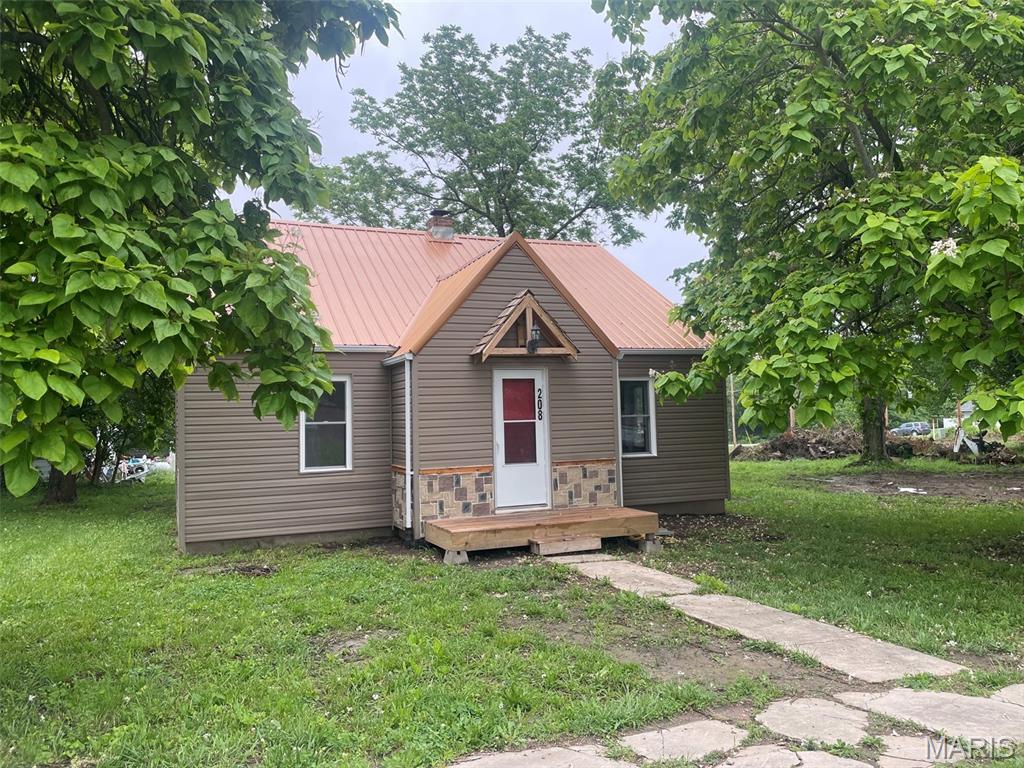 Attention investors, first time home buyers, and those maybe looking to downsize your home. Here is your opportunity at a turn key ready to move into home, in the heart of Richland MO. This 3 bedroom 1 Bath home has been meticulously remodeled, to include new electrical, plumbing, cabinets, flooring, sheetrock, panel box, appliances, fixtures, and spray foam insulation. This property has a large level city lot and is in a perfect location for all of Richland's amenities.. Some of the best features of the home are the original solid wood doors with glass doorknobs, and built in bookshelves. On the main floor you will find two bedrooms, the bathroom, the kitchen, the living room and the laundry. Upstairs you will find a large bedroom with additional storage recessed into the walls. This home has been gone through from top to bottom and if needed fixed it was. The HVAC and the water heater are also new and the home has a metal roof. This home is ready to go to its new owner and will provide years of worry free living. Schedule a showing today to see all the charm this home has to offer.