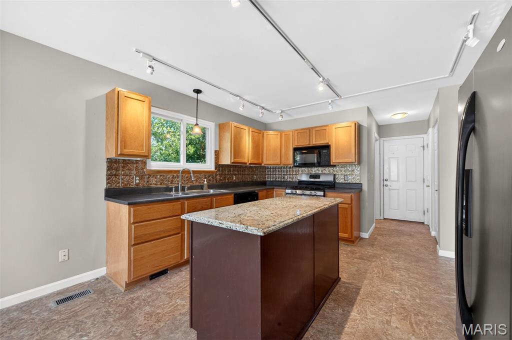 Stable Ridge Estate - Residential