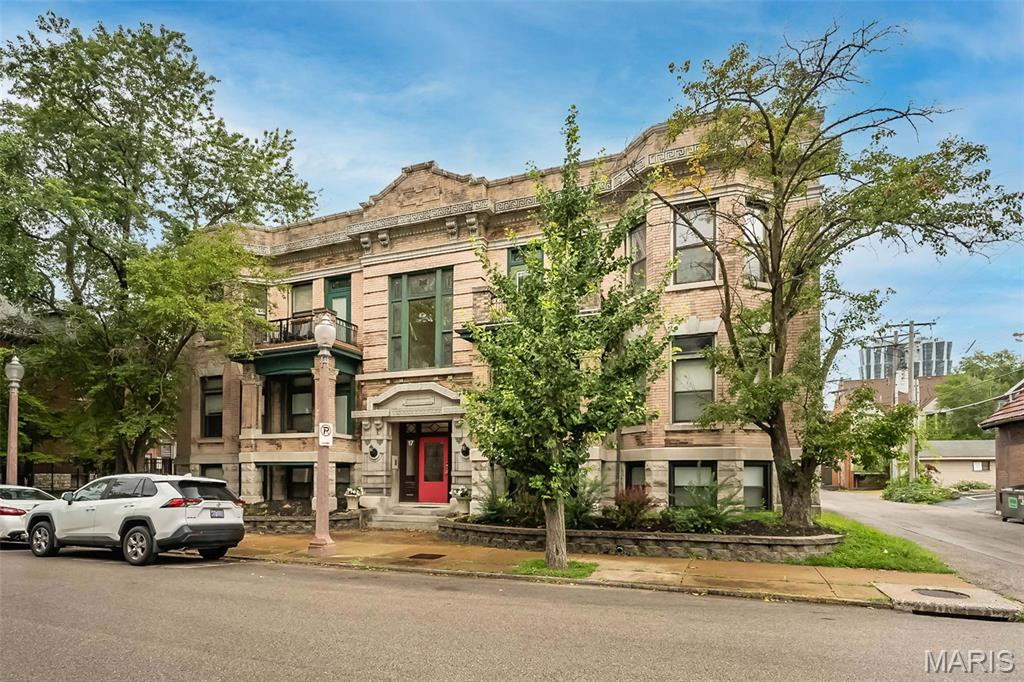 17-19 North Taylor Ave Condo - Residential