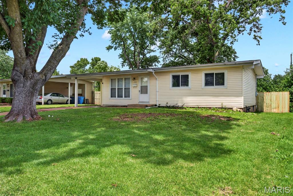 Welcome to a well-maintained 3-bedroom, 1-bath home offering comfort, convenience, and value. This move-in ready property features a bright living area, an opsen kitchen with ample cabinet space, spacious bedrooms, and a functional floor plan. Enjoy a large backyard with plenty of room for outdoor entertaining, pets, or gardening. Conveniently located near shopping, restaurants, parks, schools, and major highways, this home provides easy access to everything Florissant has to offer. Whether you're a first-time homebuyer, looking to downsize, or searching for an investment opportunity, this home is one you won't want to miss. Schedule your showing today!