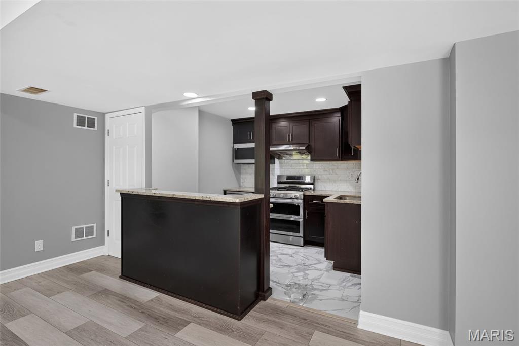 Christopher Winds - Residential
