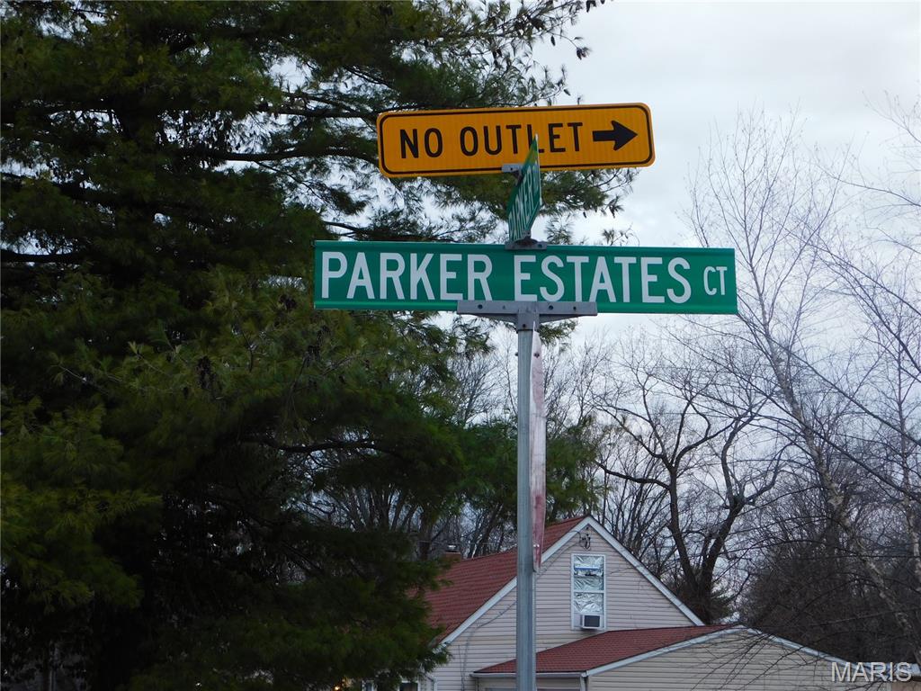 Ready-to-Build Opportunity!
Residential lots for sale in Unincorporated St Louis County in a Quiet Subdivision!
Looking for the perfect place to build your dream home? Here it is!!!
Ideal for upscale custom builds. Secure your stake today and turn market momentum into your legacy project. If you're looking for an affordable piece of land with upside, privacy, and flexibility, this one deserves a closer look. Bring your builder, your engineer, and your imagination. Here is the perfect opportunity for the right buyer with creativity and vision. Street ends on a cul-de-sac that backs to the trees. Great location near major highways, shopping, restaurants, hospital, churches, and transportation. Buyer to confirm HOA.