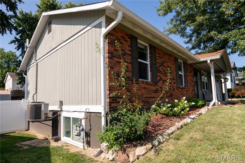 CRESCENT HILLS - Residential