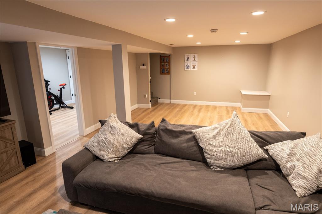 CRESCENT HILLS - Residential
