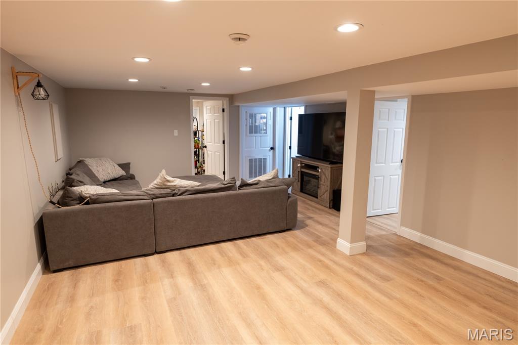 CRESCENT HILLS - Residential