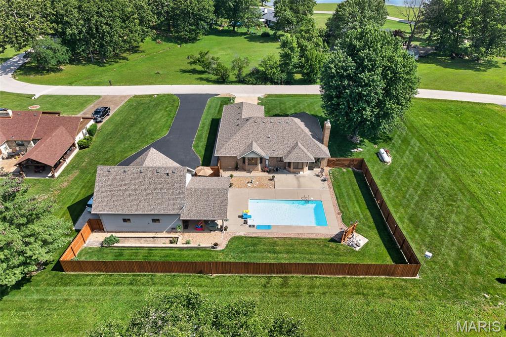 Lake Shore Estate - Residential