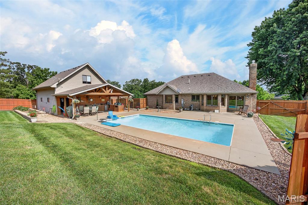 Lake Shore Estate - Residential