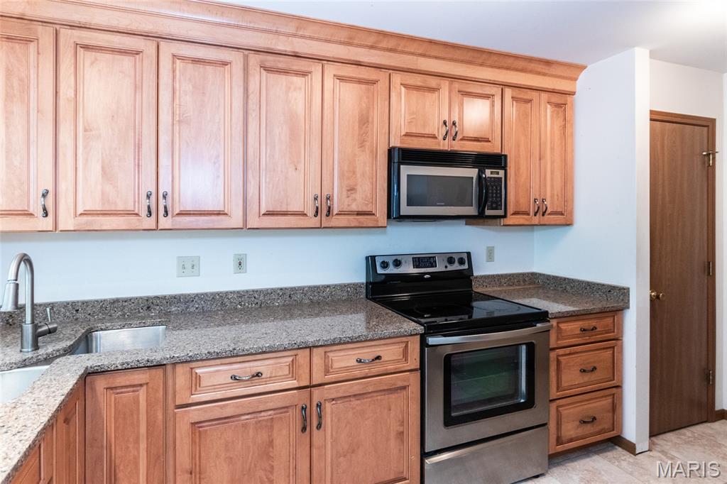 Morningside Twnhs Condo Ph - Residential