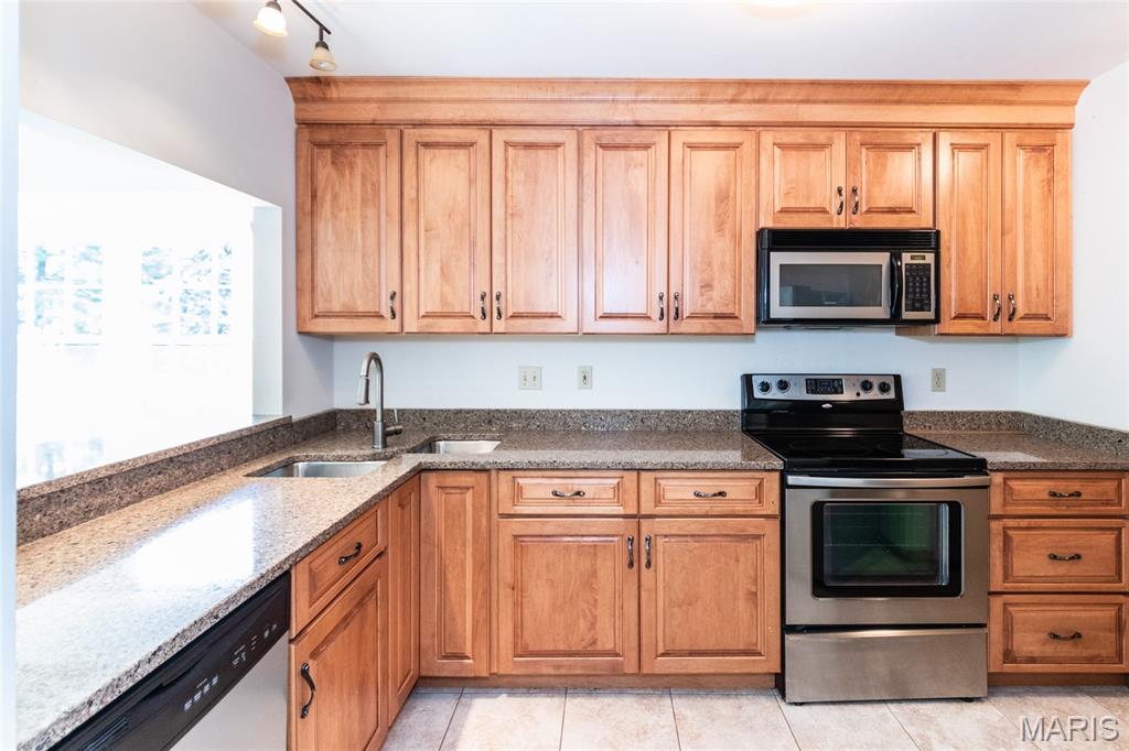 Morningside Twnhs Condo Ph - Residential