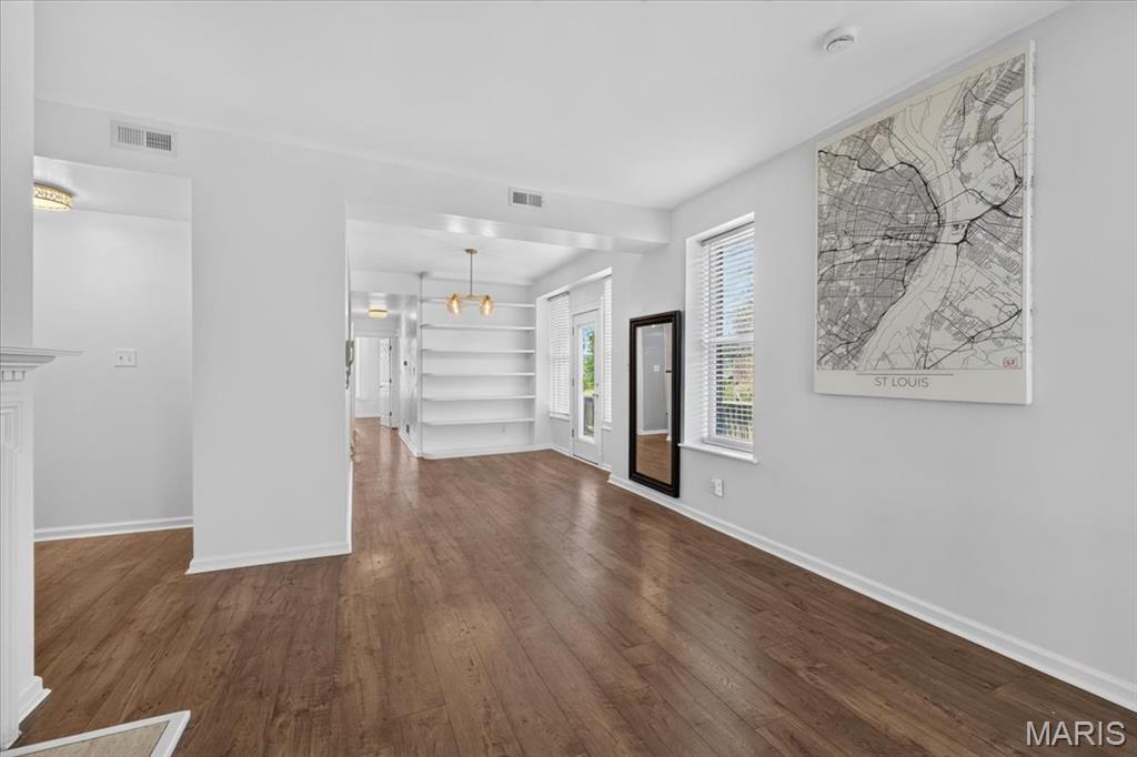 Debaliviere Place West Ph 01-C - Residential