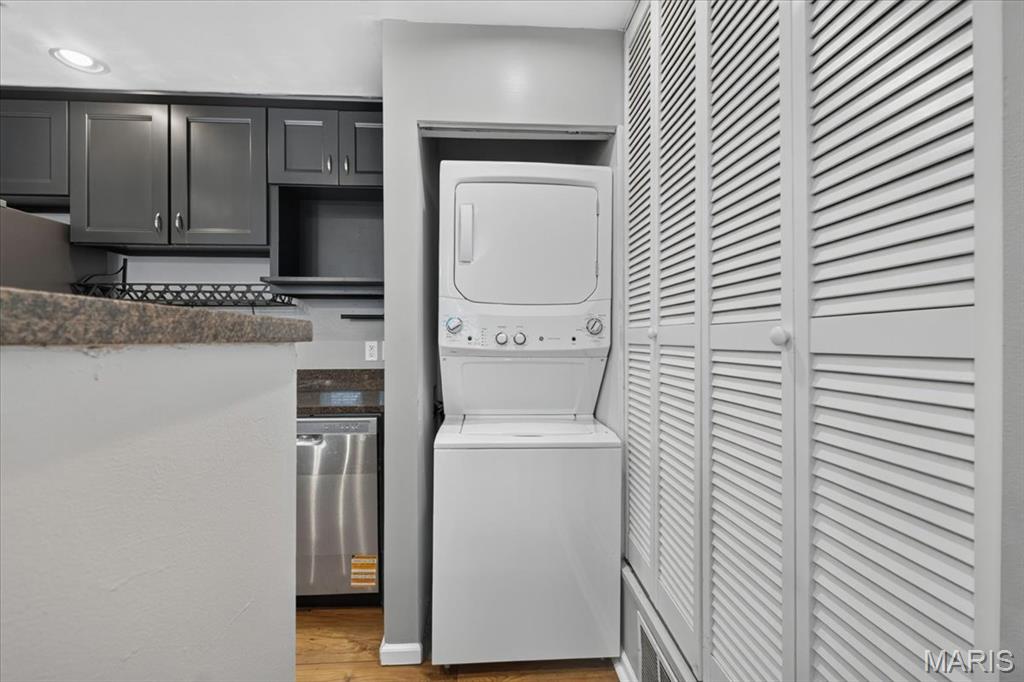 Debaliviere Place West Ph 01-C - Residential