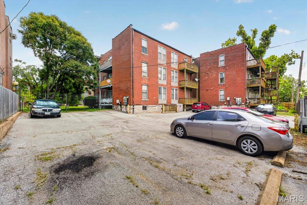 Debaliviere Place West Ph 01-C - Residential