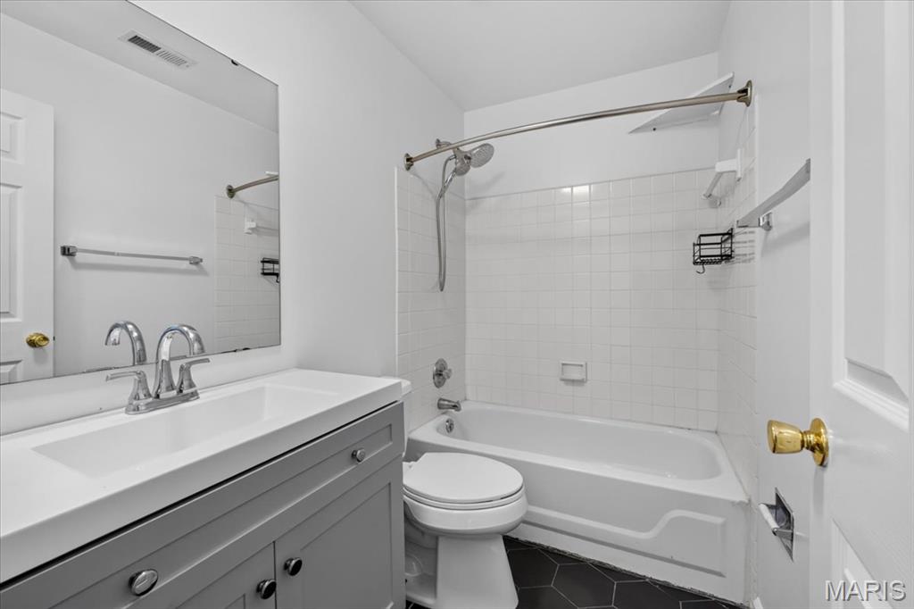 Debaliviere Place West Ph 01-C - Residential