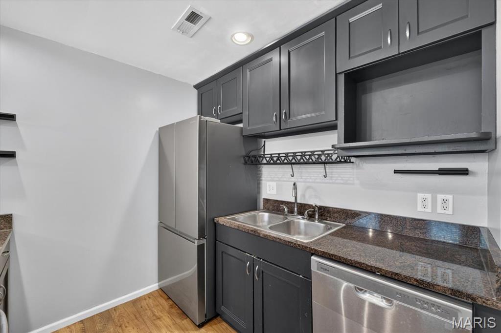 Debaliviere Place West Ph 01-C - Residential
