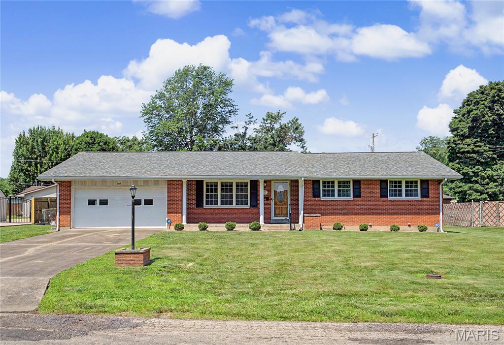 Begin or Retire Here in this Attractive Three-Bedroom Two Bedroom Easy Maintenance Brick Home. Located close to schools and easy access to I-55. Beussink Kitchen Cabinets, Breakfast Island, Wall Pantry. Dining area opens to Sunroom with lots of windows and (gas fireplace to enjoy in winter months) walks out to covered patio and fenced vast backyard with utility building to store your lawn mower. Flexible room to expand in the partially finished lower level and provides lots of space for storage.