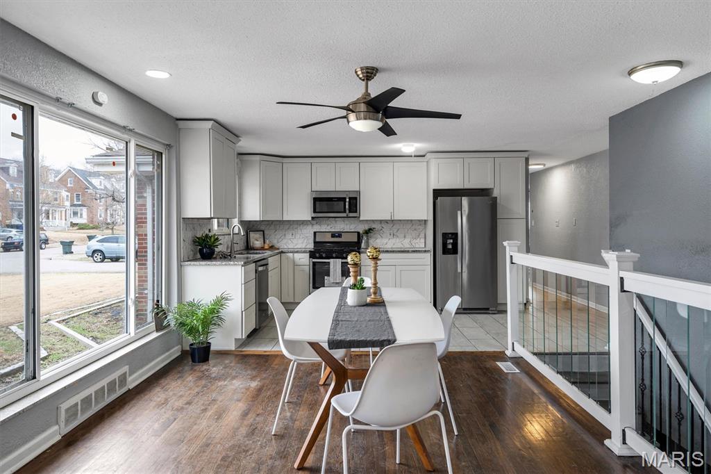 Townsend/West Cabanne Place - Residential