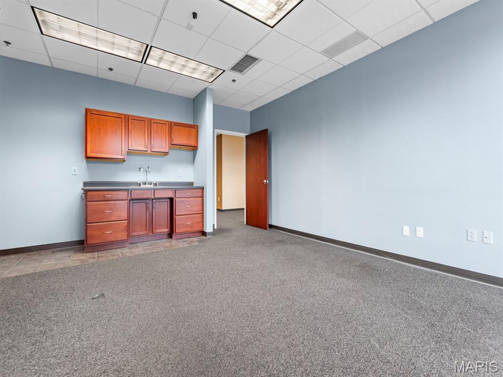 Jacobs Add To Hutchinsons - Commercial Lease