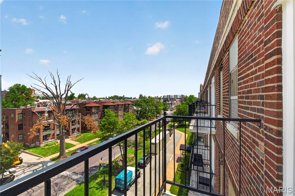 Pershing Ave Condo - Residential