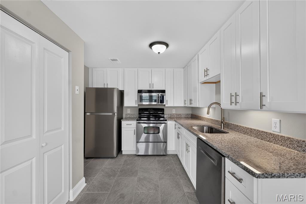 Pershing Ave Condo - Residential