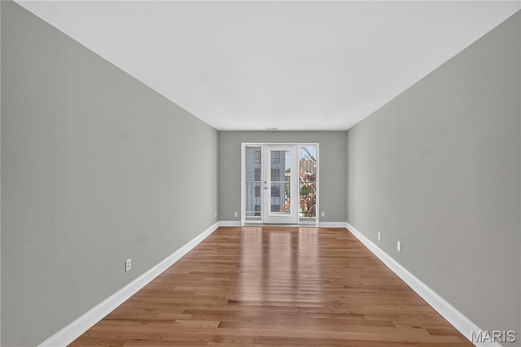 Pershing Ave Condo - Residential
