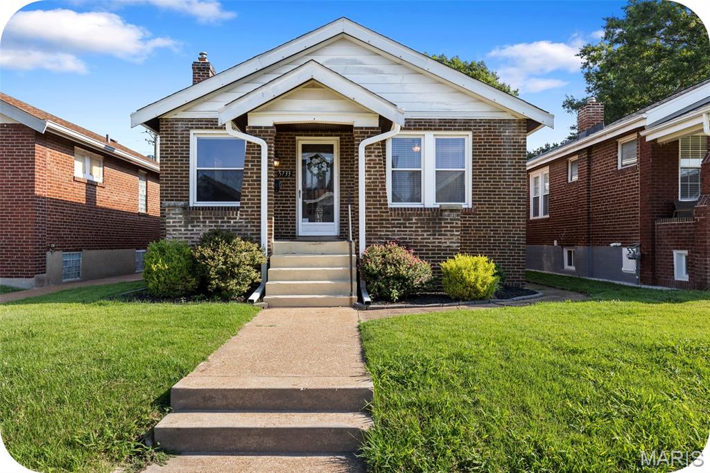 Open house Thursday 7/9 5-7pm! Welcome to 5733 Finkman Ave! This Princeton Heights bungalow offers a perfect blend of charm and thoughtful updates. Major improvements include a new roof and gutters (2025), HVAC system (2024), Carport (2023), Kitchen Updates (2021) Inside, you’ll find original hardwood floors, abundant natural light, and a warm, inviting layout. Enjoy a private backyard and carport for off-street parking. Conveniently located near Francis Park, Wilmore Park, Target, and all the shops and restaurants along South Hampton, this home offers both comfort and an unbeatable location.
