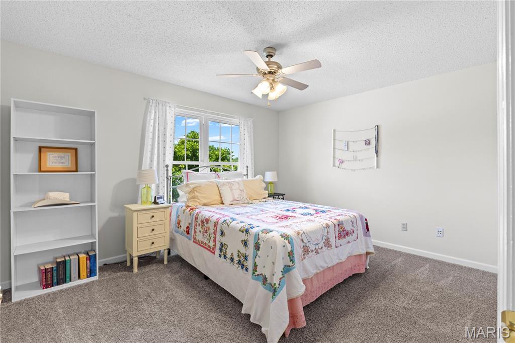 Country Crossing Manor #2 - Residential