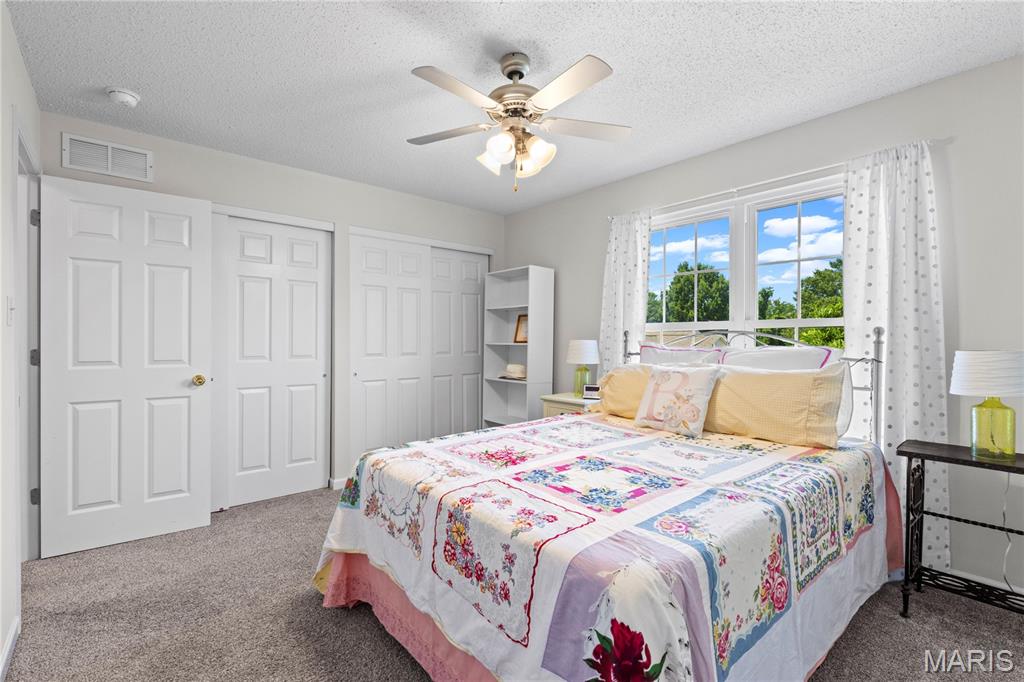 Country Crossing Manor #2 - Residential