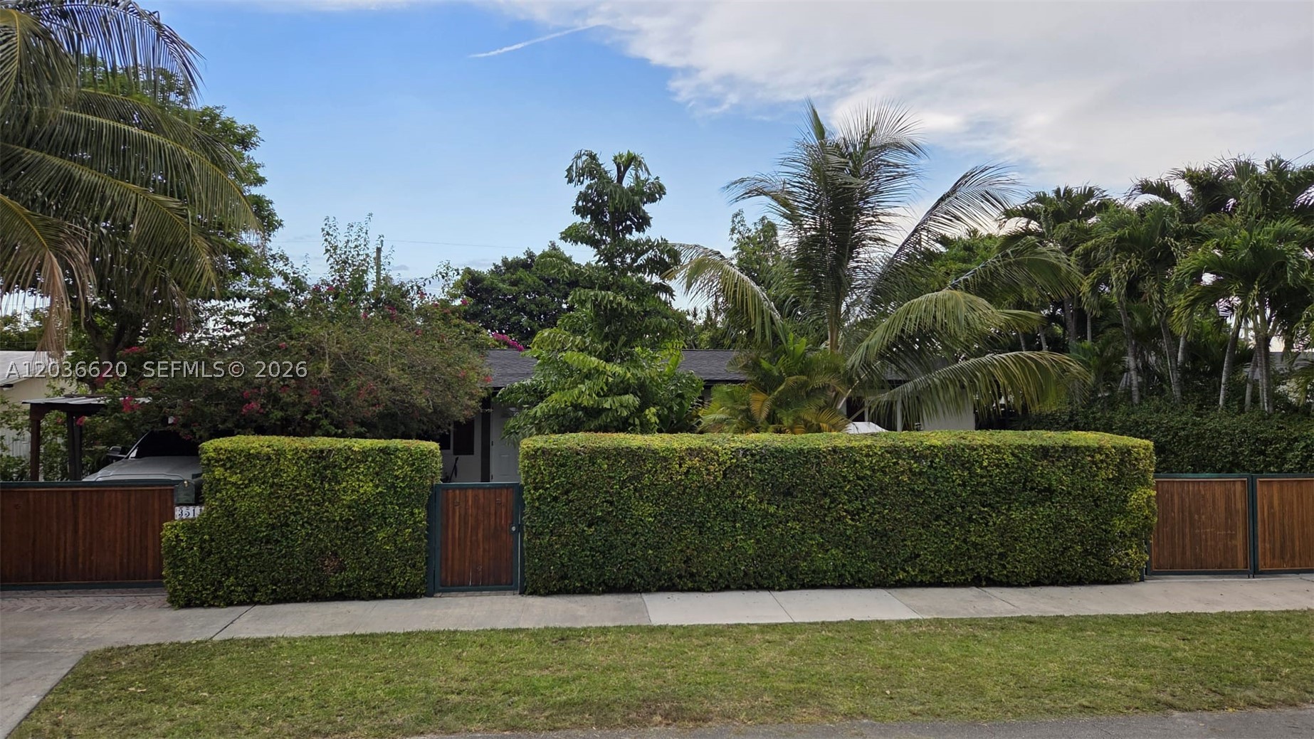 LEE GROVE ESTS - Residential