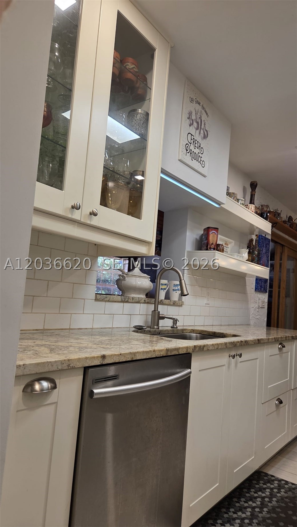 LEE GROVE ESTS - Residential