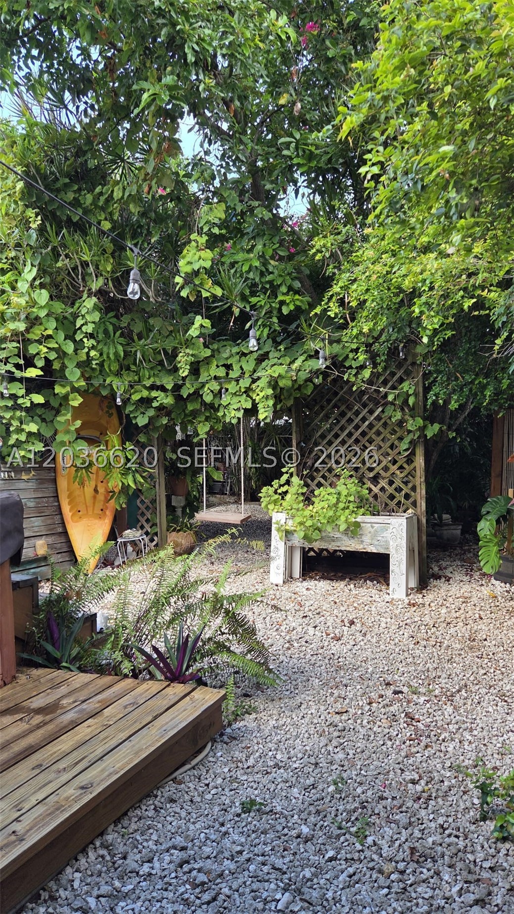 LEE GROVE ESTS - Residential