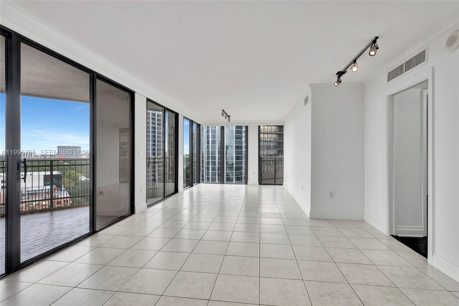 YACHT HARBOUR CONDO - Residential