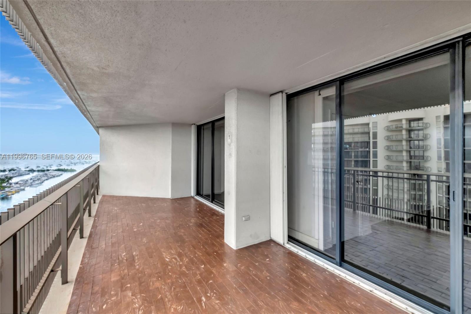 YACHT HARBOUR CONDO - Residential